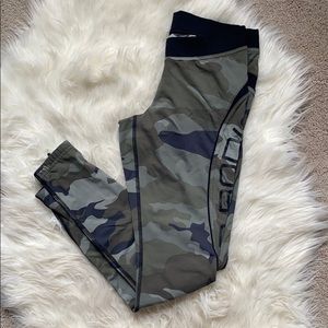 Better bodies camo leggings